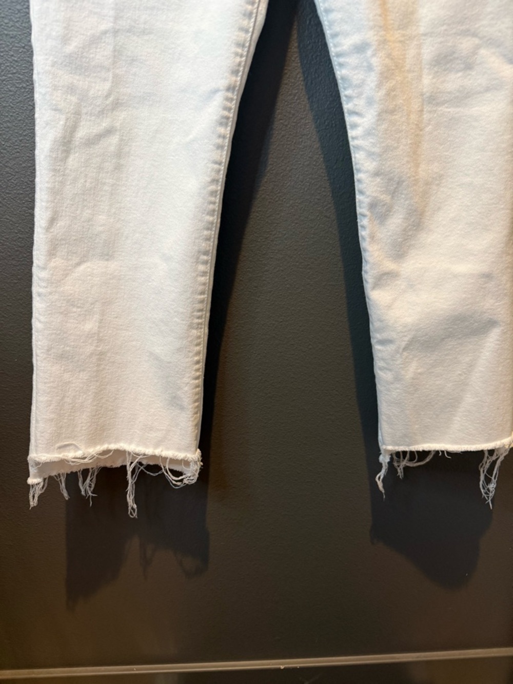 Joe's Jeans White Cropped Frayed Hem Ankle Jeans - Picture 3 of 5